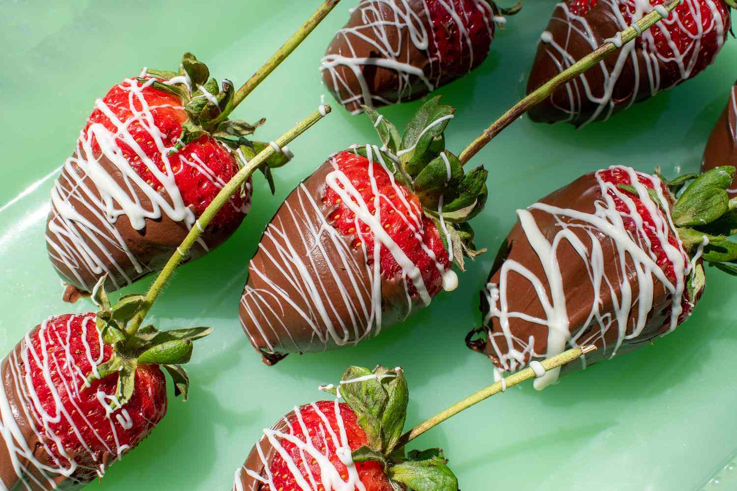 Easy Chocolate Covered Strawberries: Perfect, Smooth & Shiny